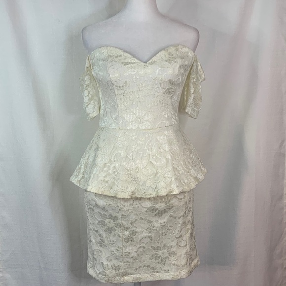 ASOS Cream Lace Peplum Off the Shoulder Dress- EUC - Picture 3 of 16